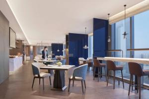 Um restaurante ou outro lugar para comer em Liyang Marriott Hotel