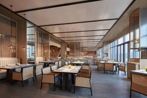 Um restaurante ou outro lugar para comer em Liyang Marriott Hotel