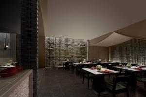 Um restaurante ou outro lugar para comer em Liyang Marriott Hotel