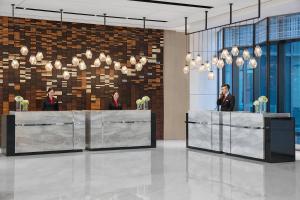 The lobby or reception area at Shanghai Marriott Hotel Kangqiao