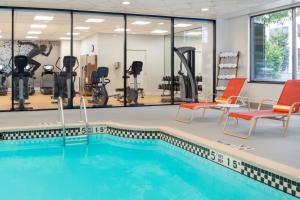 Spordikeskus ja/või sportimisvõimalused majutusasutuses Sheraton Lincoln Harbor Hotel