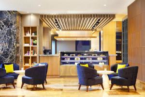 Un lugar para sentarse en Four Points by Sheraton Surabaya, Tunjungan Plaza