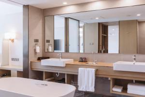 Phòng tắm tại Hilton Lijiang