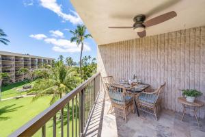 Ein Balkon oder eine Terrasse in der Unterkunft Maui Sunset A404