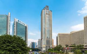 Pemandangan umum bagi Guangzhou atau pemandangan bandar yang diambil dari hotel
