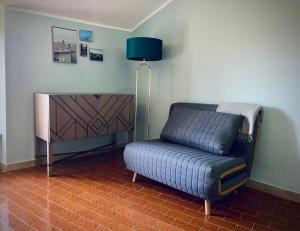 Posezení v ubytování Medieval Penthouse with Sunset Panoramic Views