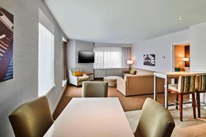 TV a/nebo společenská místnost v ubytování Delta Hotels by Marriott Dartmouth