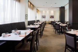 Restaurace v ubytování Delta Hotels by Marriott Edmonton South Conference Centre