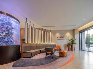 Lobbyen eller receptionen på Holiday Inn Express Shanghai Hongqiao Linkong, an IHG Hotel