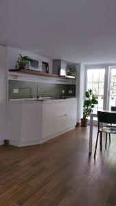 Kuchyň nebo kuchyňský kout v ubytování Cristina’s flat Riccione