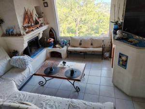 Posezení v ubytování Chambre à louer dans villa St Clair-V-vue étang Thau