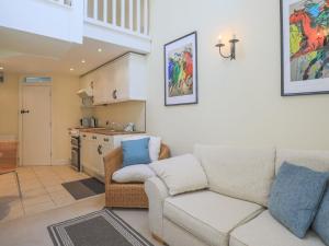 Acorn Lodge Windsor廚房或簡易廚房
