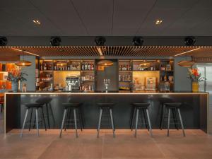 Lounge atau bar di Novotel Paris Val de Fontenay