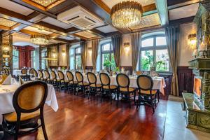 Reštaurácia alebo iné gastronomické zariadenie v ubytovaní Hotel Galicja Superior Wellness & Spa