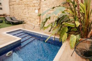 Bazén v ubytování ASTUTO Boutique Jerez - Adults Only nebo v jeho okolí