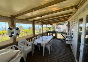 Mobilhomes Quiberon Camping Conguel - Bord de Mer 레스토랑 또는 맛집