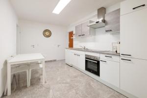 Fotografie z fotogalerie ubytování Cozy, spacious and charming 4 bedrooms apartament ve Vídni