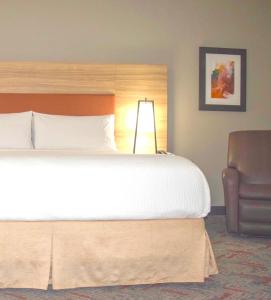Postel nebo postele na pokoji v ubytování Candlewood Suites Houston I-10 East by IHG