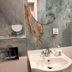 Ένα μπάνιο στο Aleja N.M.P 73