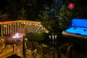 Fotografie z fotogalerie ubytování L'Aurore Boréale de Portneuf / Private SPA Pool Sauna Billiards v destinaci Pont-Rouge + 44 fotografií