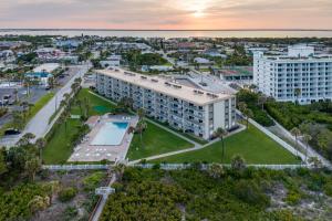 Bassein majutusasutuses Cocoa Beach Towers või selle lähedal