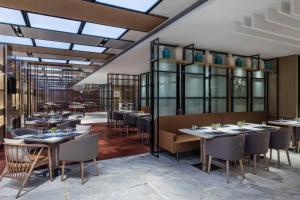佛山顺德龙江联塑万怡酒店餐厅或其他用餐的地方