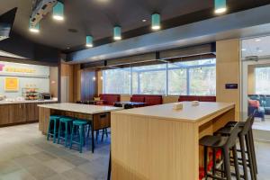 Tru By Hilton Leland Wilmington餐厅或其他用餐的地方