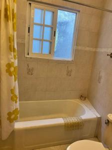 Ένα μπάνιο στο 1940s B&B Mi casa, tu casa Roma Norte +20 φωτογραφίες
