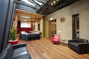 Posezení v ubytování Tolarno Hotel