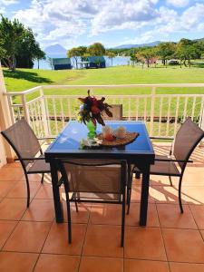 Balkoni atau teres di TI OASIS Trinidad, Studio vue Mer à P&Vac village-club