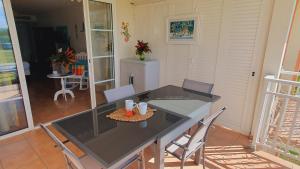 Balkoni atau teres di TI OASIS Trinidad, Studio vue Mer à P&Vac village-club