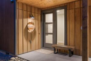 Gallery image of Wildwood Cabin at Suncadia- Hot Tub, Firepit, BBQ, Gourmet Kitchen, Fireplace, Smart TVs, Hi-speed Wi-Fi, Secluded in Cle Elum