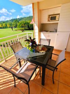 Balkoni atau teres di TI OASIS Trinidad, Studio vue Mer à P&Vac village-club
