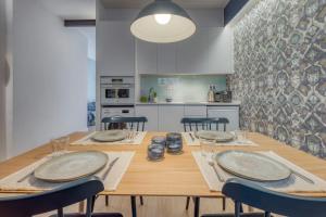 Köök või kööginurk majutusasutuses Stay U-nique Apartments Rambla Catalunya III