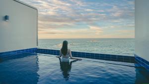 Pemandangan laut umum atau pemandangan laut yang diambil dari hotel