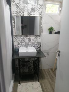 Bathroom sa Apartamento T1 46B