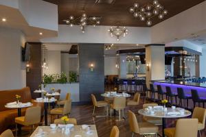 Εστιατόριο ή άλλο μέρος για φαγητό στο Sheraton Edison