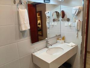 Koupelna v ubytování Zaman Homeland Hotel