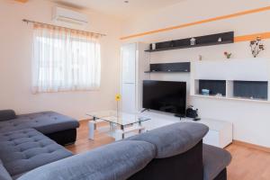 Televisyen dan/atau pusat hiburan di Apartman Stipe