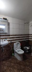 Ένα μπάνιο στο Pet friendly private pool villa near bangalore