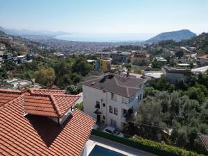 una vista desde el techo de una casa en Villa taş en Alanya