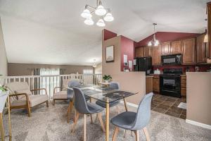 Η κουζίνα ή μικρή κουζίνα στο Beautiful Omaha Home 3 bdrm 2 baths