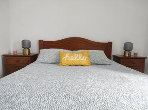 Postel nebo postele na pokoji v ubytování Old Évora Hostel