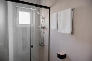 A bathroom at Alyvia Central Apartment 2