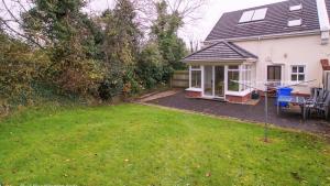 Vườn quanh Rathmullan Village Home