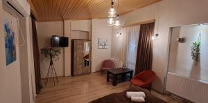 TV o dispositivi per l'intrattenimento presso Hotel and Restaurant "VILLA GIVISI"