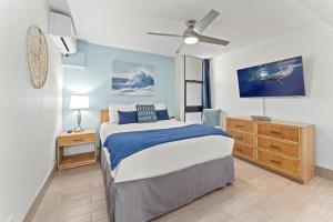 Postel nebo postele na pokoji v ubytování Top floor ocean view Maui Vista 3405
