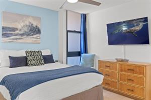 Postel nebo postele na pokoji v ubytování Top floor ocean view Maui Vista 3405
