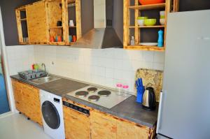 Kuchyň nebo kuchyňský kout v ubytování Mostar Downtown Hostel + 28 fotografií