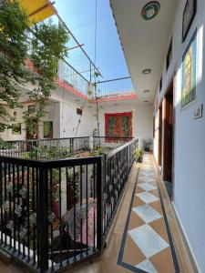 Balkón nebo terasa v ubytování Hotel Pushkar Golden Haveli